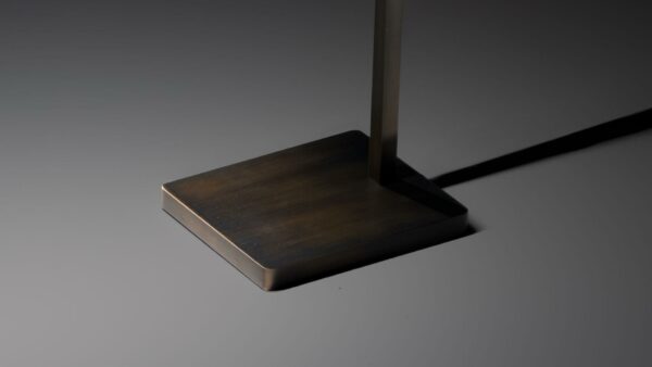 Настольная лампа ESSENTIAL 3