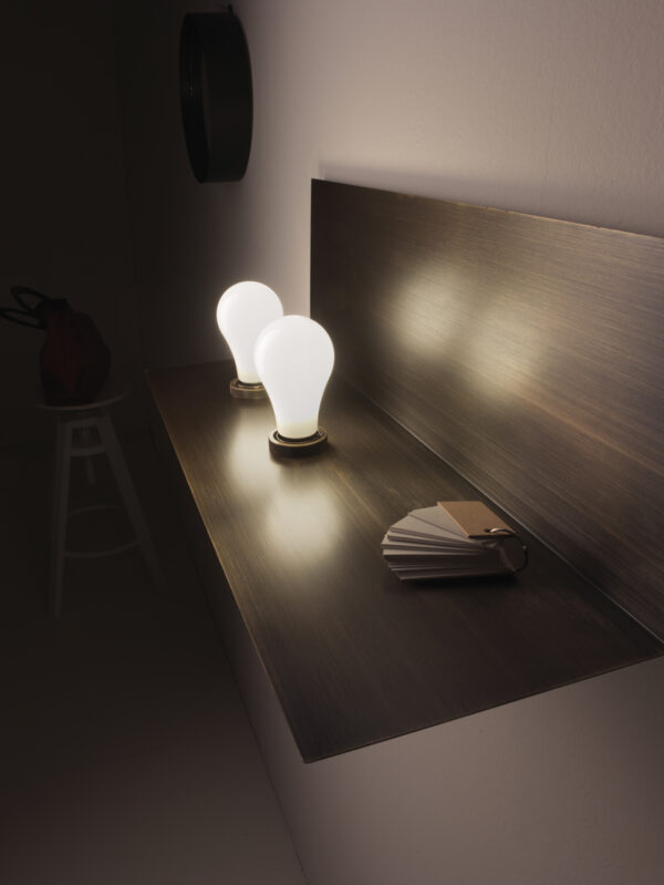 Настенная лампа HOB 8