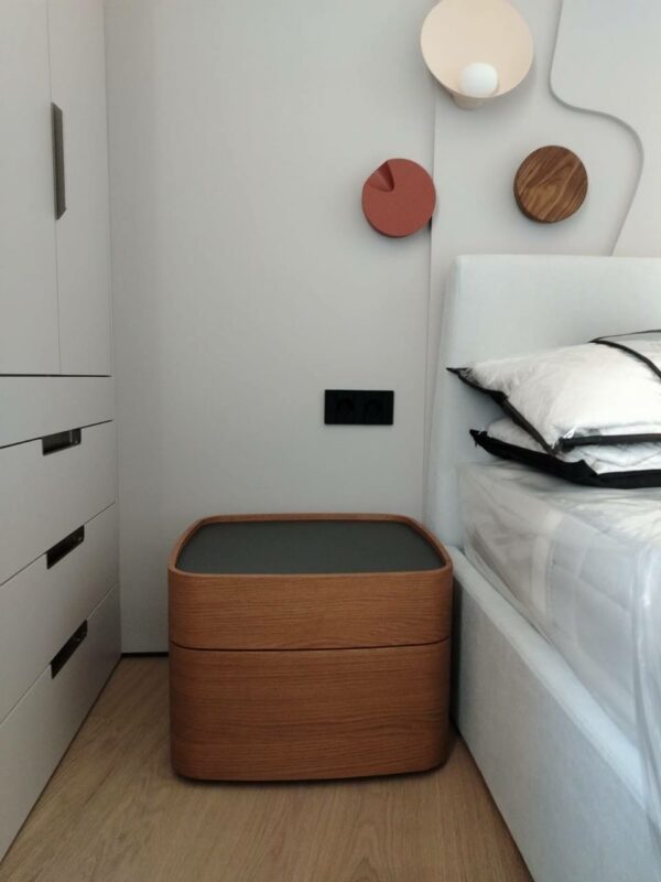 Комод и прикроватная тумба Norman  в шпоне дерева от NOVAMOBILI