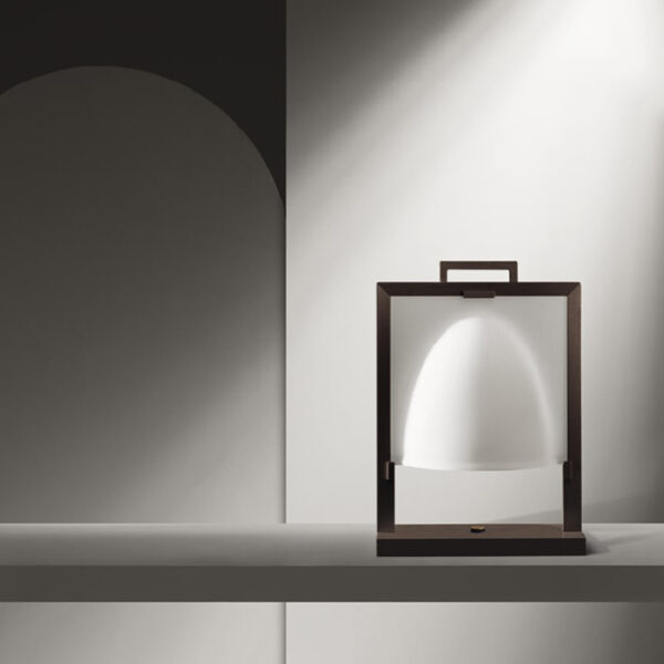 Настольная лампа NAO 2