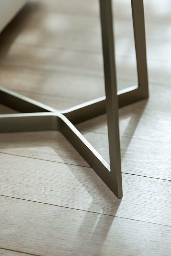 Приставной столик PHIL 7