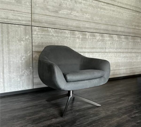 Итальянское поворотное кресло BOND в коже