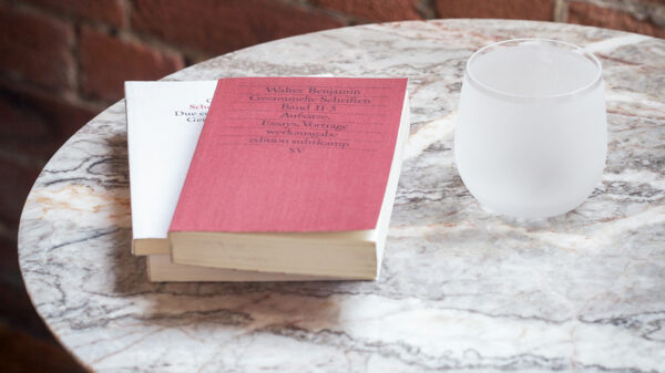 Приставной столик ILARY monolithic 7