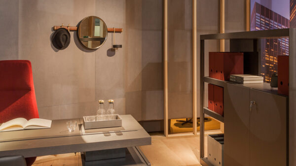 Зеркало с вешалками REN 7