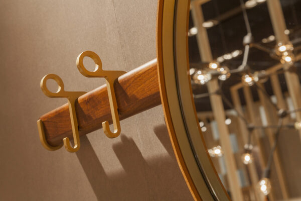 Зеркало с вешалками REN 5