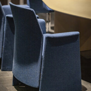 Офисное кресло DOWNTOWN CONFERENCE 10