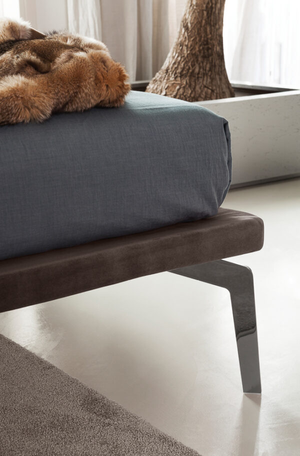 Кровать JAMES B 8