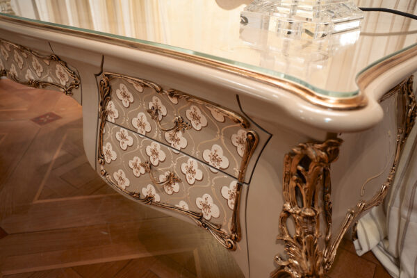 Туалетный столик 2021TO 8