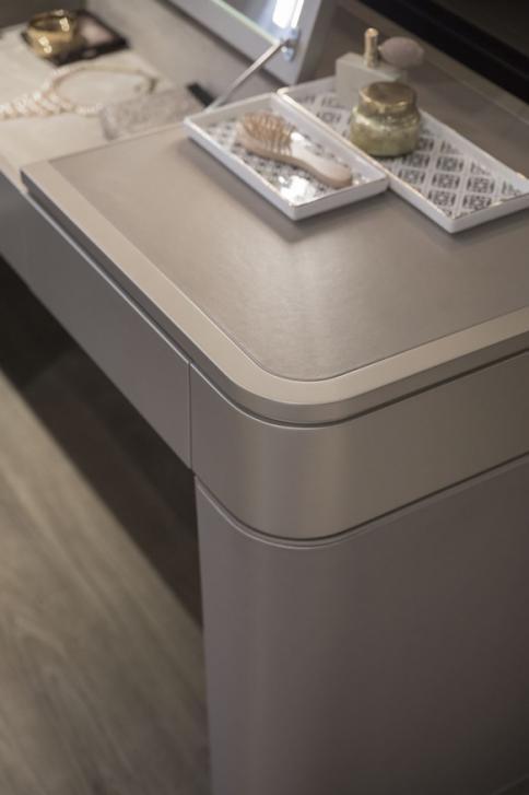 Туалетный столик VALMONT 3