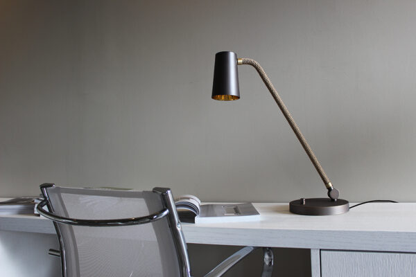 Настольная лампа UP DESK 4