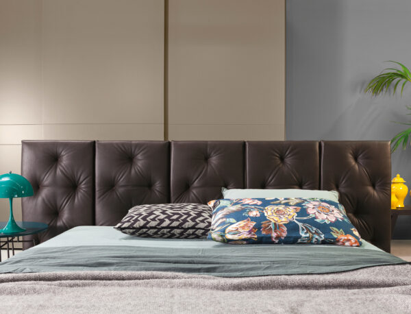 Кровать WALL CAPITONNE 3