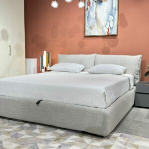 Итальянская Кровать Quiet LIGHT от Samoa с мягкими подушками