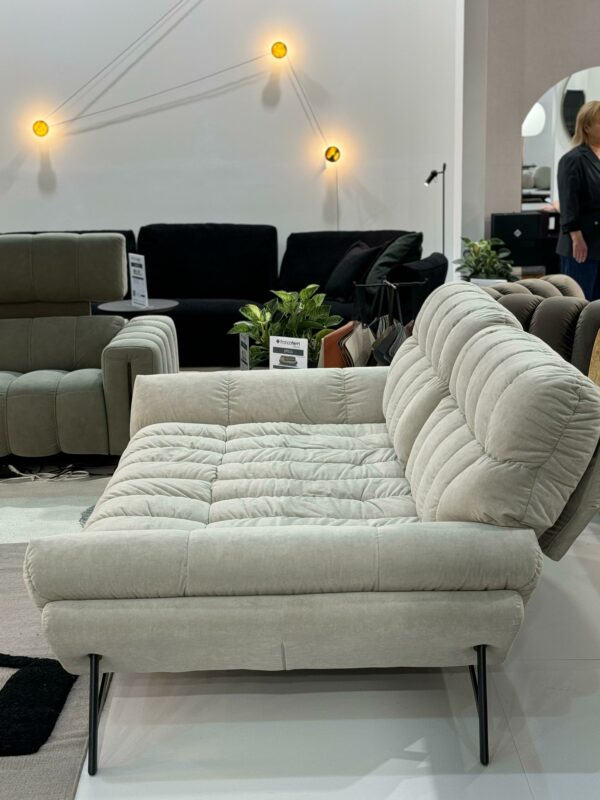 Итальянский Диван SPIGA с шагающей спинкой от фабрики Franco Ferri.