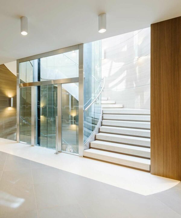 Потолочный светильник E04 4