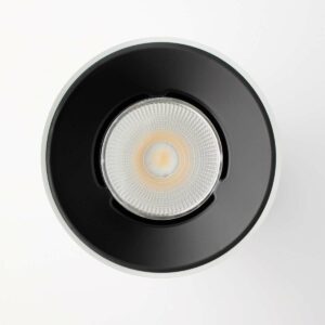 Потолочный светильник E04 3