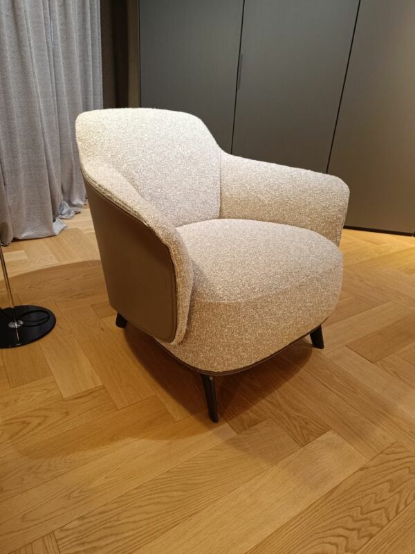 Итальянское мягкое Кресло Kaori от итальянской фабрики Poliform