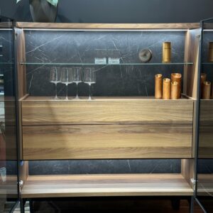 Итальянская Стеклянная Витрина Arya на ножках от фабрики Kico