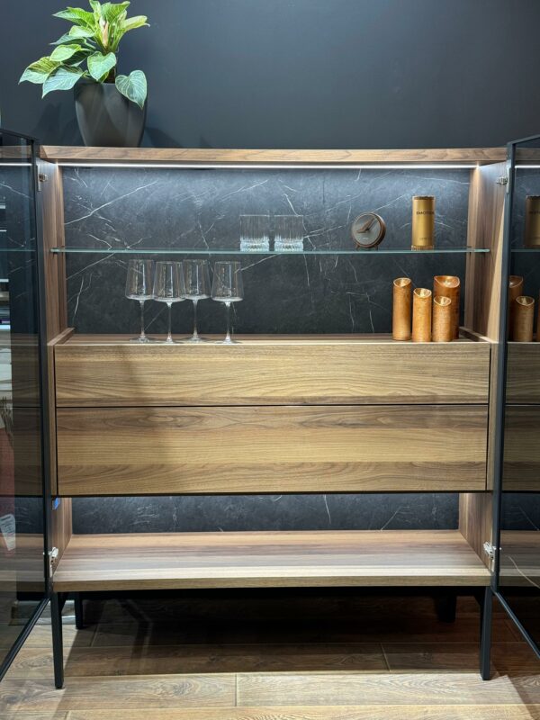 Итальянская Стеклянная Витрина Arya на ножках от фабрики Kico