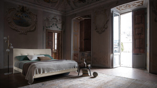 Приставной столик FIORILE triangular small 15