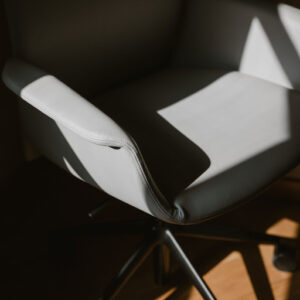 Офисное кресло DOWNTOWN CONFERENCE 360 18