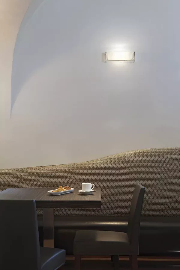 Настенная лампа ONTHEROCKS 7