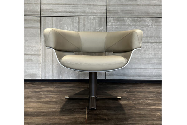 Итальянское кресло Итальянское поворотное кресло Jordan