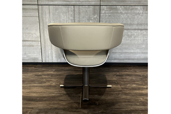 Кресло Jordan Designed by Giuseppe Viganò 3