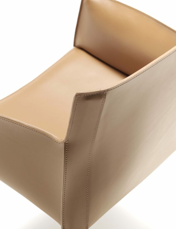 Итальянское кресло P90 6