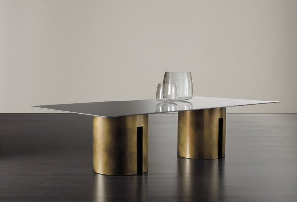 Итальянский стол GONG от Meridiani