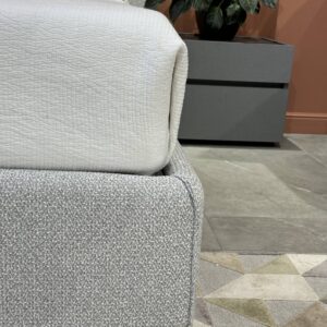 Итальянская двуспальная кровать CUT с подъемным механизмом под матрас 180*200 в наличии Тканевая обивка RIO 07