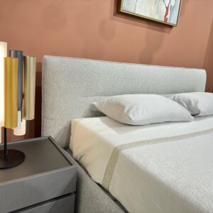 Итальянская двуспальная кровать CUT с подъемным механизмом под матрас 180*200 в наличии