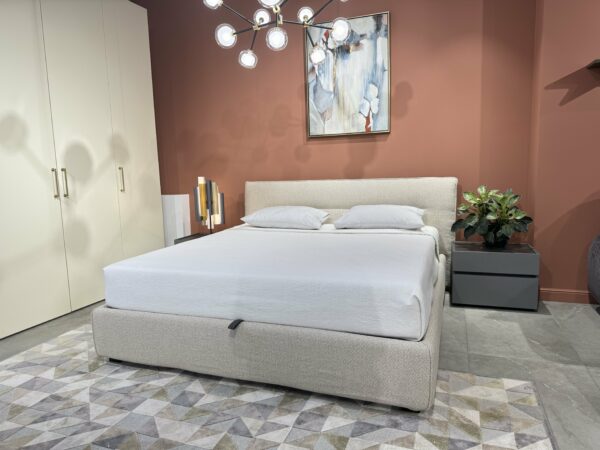 Итальянская двуспальная кровать CUT с подъемным механизмом под матрас 180*200 в наличии