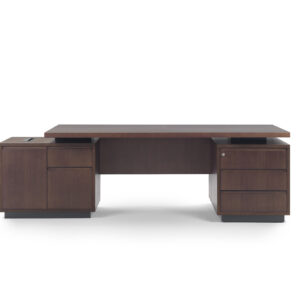 Итальянский стол Aston от Giulio Marelli