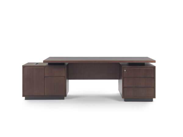 Итальянский стол Aston от Giulio Marelli