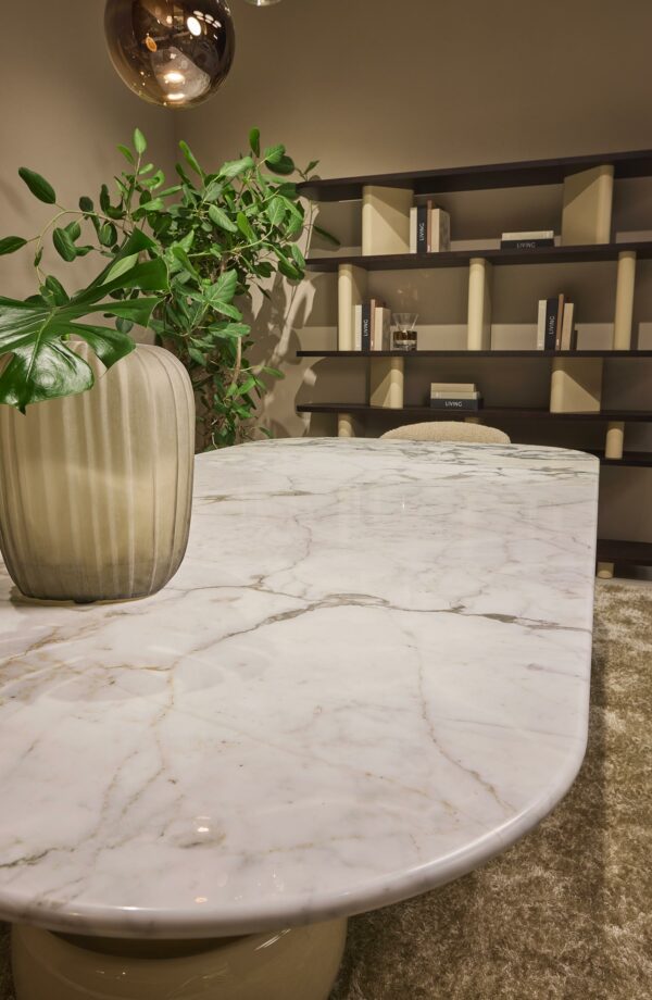 Итальянский стол Lua Dining от Giulio Marelli