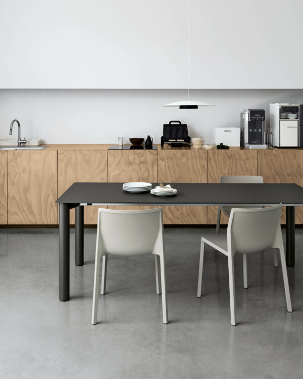 Итальянский стол Bodoni 6