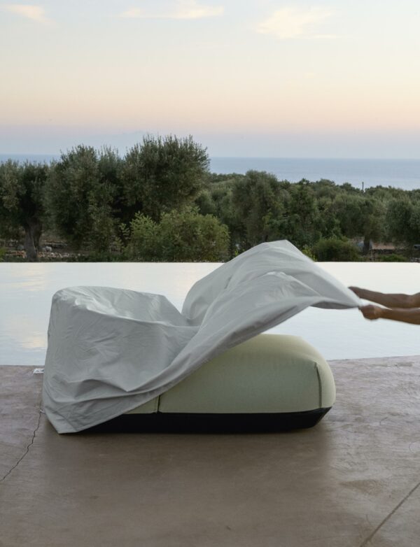 Итальянское кресло Brioni 50