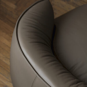 Итальянское кресло Brioni 27