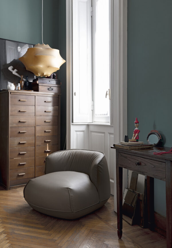 Итальянское кресло Brioni 28