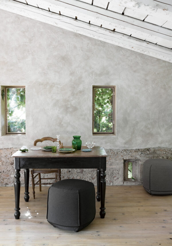 Итальянское кресло Brioni 30