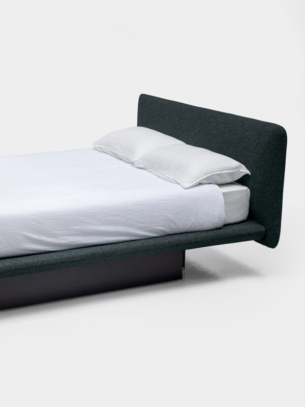 Итальянская кровать Clapis 18