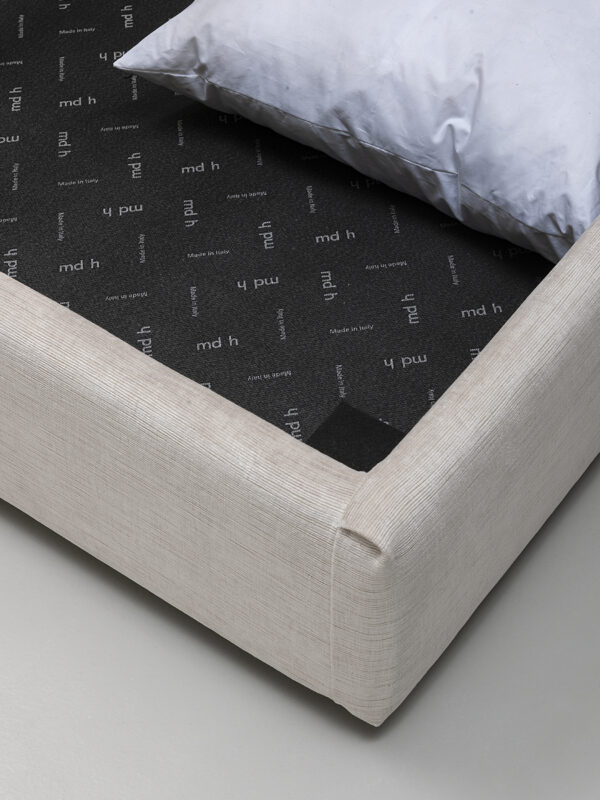 Итальянская кровать Clapis от KRISTALIA