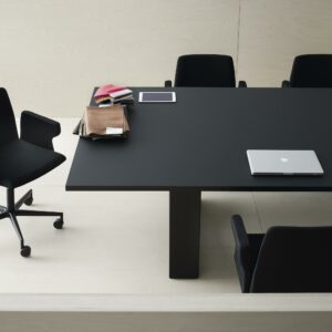 Итальянский стол Holo от KRISTALIA