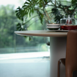 Итальянский стол Holo Pillar 18