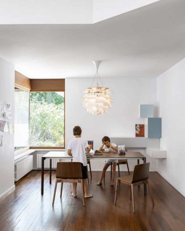 Итальянский стол Maki slatted от KRISTALIA