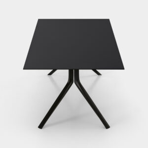 Итальянский стол Oops от KRISTALIA