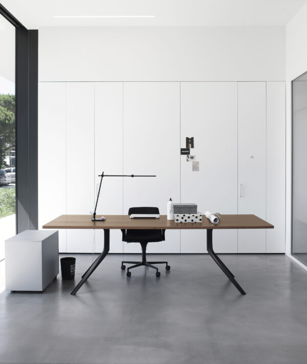 Итальянский стол Oops 3