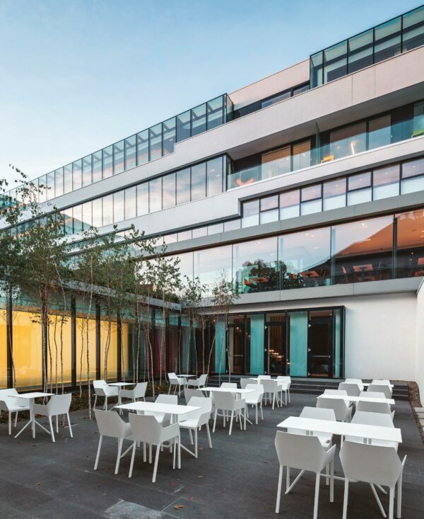 Итальянский столик Poule 4