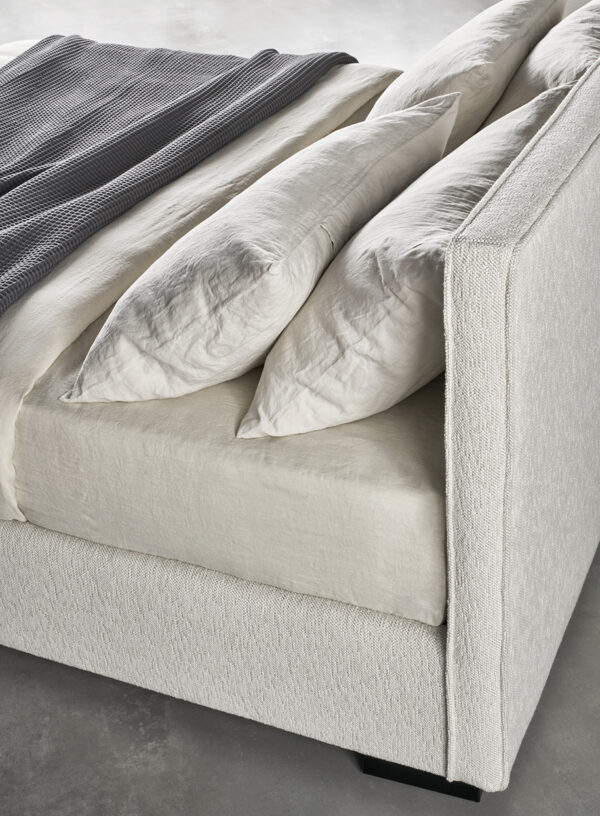 Итальянская кровать STONE 2