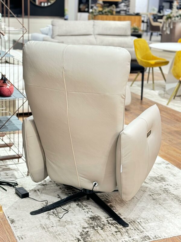 Итальянское кожаное Кресло Giannetta с реклайнером от FRANCO FERRI